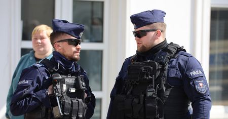 Nożownik zaatakował policjantkę. Padły strzały