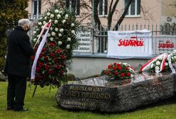 Warszawa. Jarosław Kaczyński złożył kwiaty przed pomnikiem ks. Jerzego Popiełuszki
