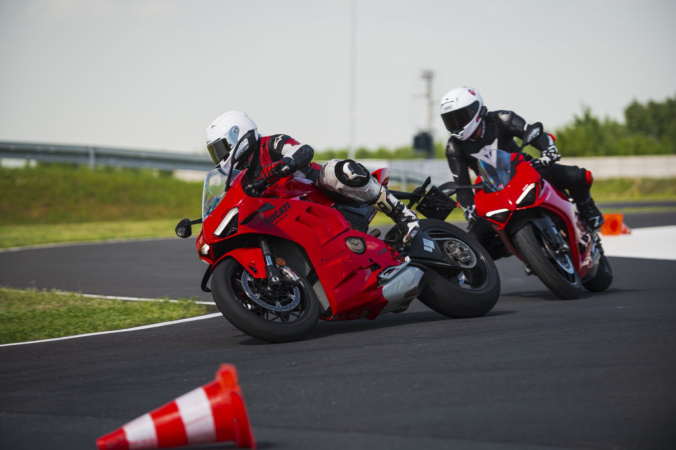 Ducati Panigale V4 i Panigale V2