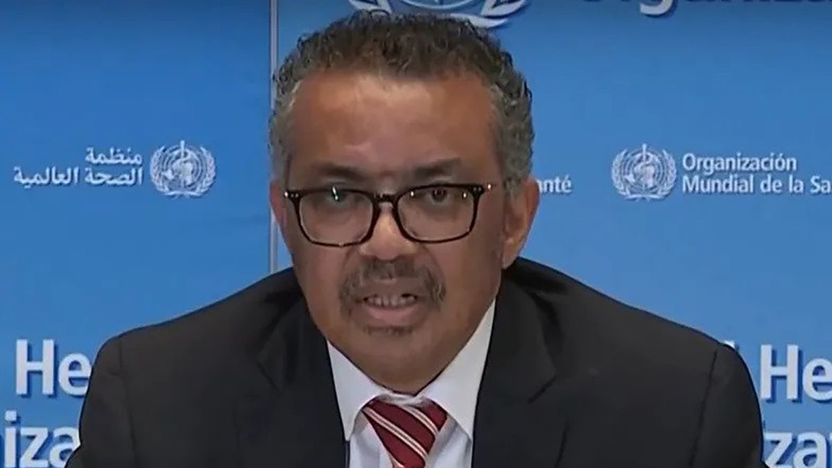 Dyrektor WHO Tedros Adhanom Ghebreyesus wezwał kraje do szczepienia swoich obywateli