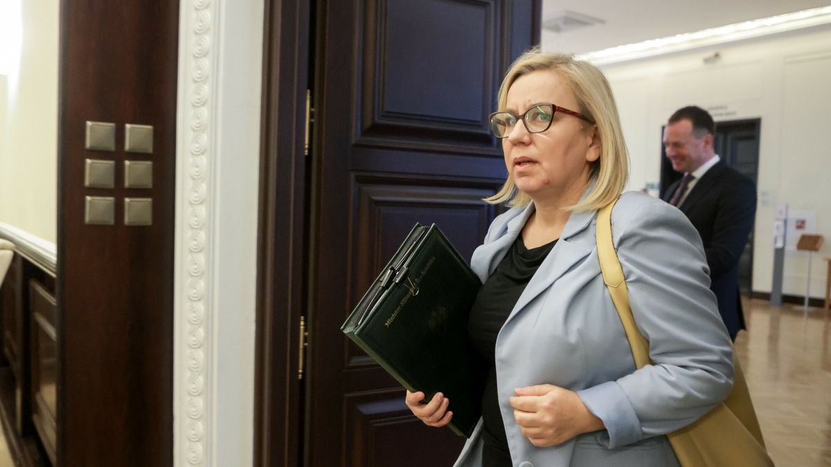 Minister klimatu i środowiska - Paulina Hennig-Kloska
