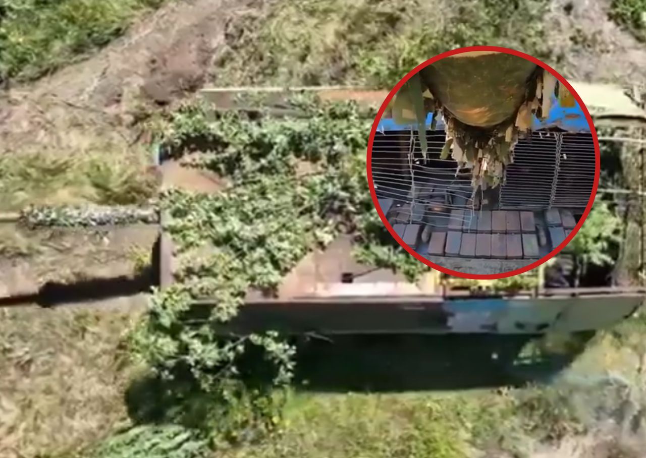 Russian "turtle" tank seized by Ukrainians reveals shocking insides