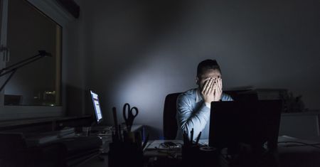 Dwukrotnie wzrosła liczba zwolnień lekarskich z powodu zaburzeń psychicznych. "Mój pracodawca nie wierzy w żadne L4"