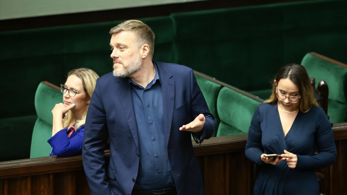 Or?dzie prezydenta Andrzeja Dudy w Sejmie
16.10.2024 Warszawa 20. posiedzenie Sejmu X kadencji fot. Tomasz Jastrzebowski/REPORTER
N/z: Adrian Zandberg
Tomasz Jastrzebowski/REPORTER