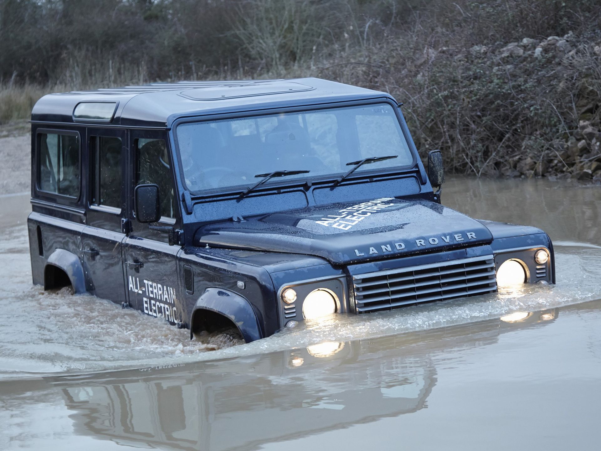 Land Rover Electric Defender Research Vehicle (2013)