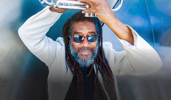 Ewenement w Polsce. Gwiazdy występują nawet w prywatnych mieszkaniach