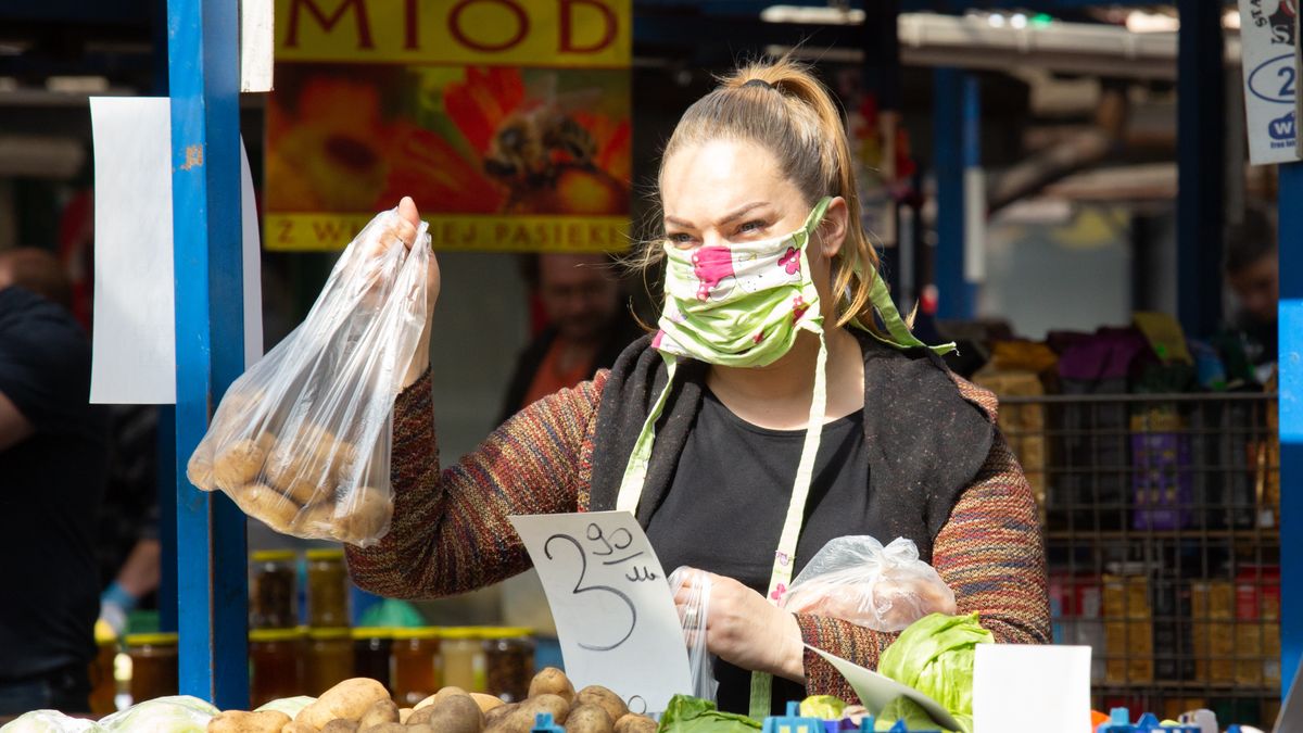 GIS rozwiewa wątpliwości. Już wkrótce sklepy będą mogły odmówić obsługi klientom bez maseczek