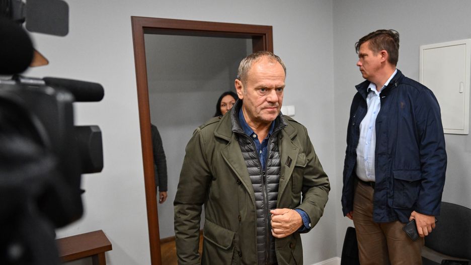 Donald Tusk
Maciej Kulczy�ski
deszcz, dynamiczna sytuacja powodziowa, ni� genue�ski, podtopienia, pogoda ulewy deszcz, powodziowa, rzeka, stan alarmowy, sytuacja powodziowa, w g�ucho�azach, wizyta wizyty, woda, woda powodziowa, worki z piaskiem, zalanie