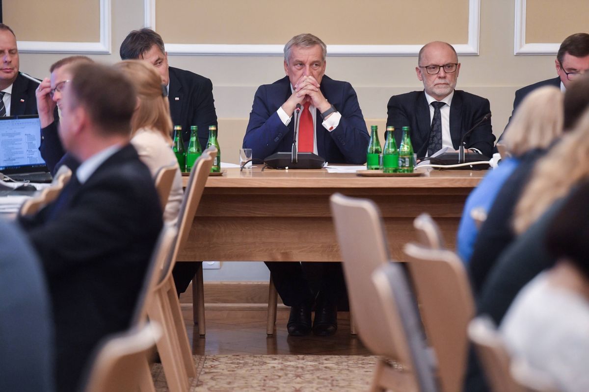 Sejmowa komisja zajęła się "lex Tusk". Jest decyzja ws. prezydenckich poprawek