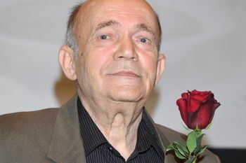 Poznali się na studiach. Została jego trzecią żoną