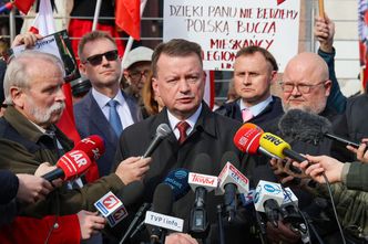Błaszczak z zarzutami za odtajnienie części planu obrony Polski. "Miałem obowiązek"