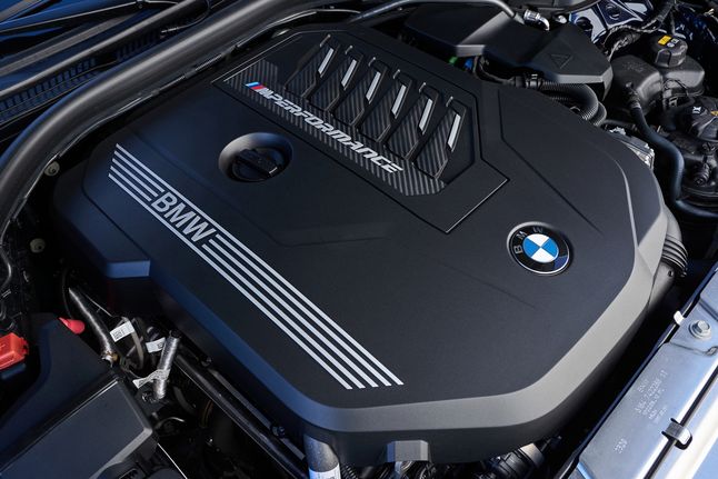Moc 374 KM pozwala postawić pytane: czy mamy już do czynienia z prawdziwym BMW M?