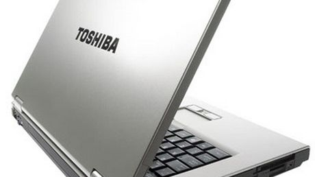 Dwa laptopy Toshiby z Centrino 2 1