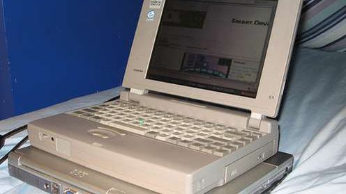 10 obciachowych starych reklam komputerowych [wideo] 1