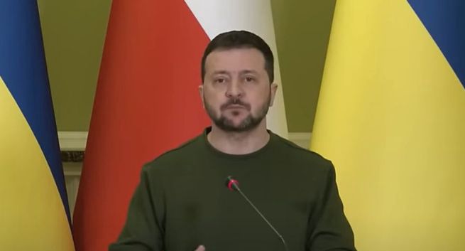 11 razy mniej materiałów w mediach o wojnie w Ukrainie. „Po newsach czas na pogłębianie tematów”