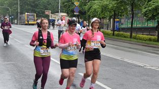 Bieg Fiata 2026 w Bielsku-Białej. Półtora tysiąca uczestników rywalizowało w strugach deszczu. Szukajcie się na zdjęciach z trasy