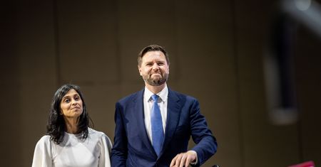 Wyszło niezręcznie? Vance mówił o żonie