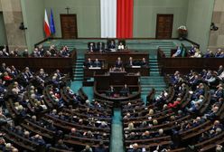Nowy sondaż partyjny. KO przed PiS, Konfederacja na trzecim miejscu