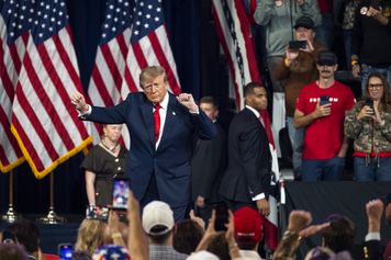 Trump zatańczył po wiecu. Później takie nagranie wrzucił do sieci