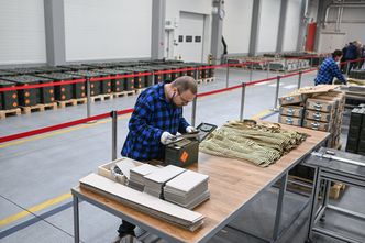 Polski przemysł hamuje spadki. Najnowszy raport PMI pokazuje oznaki poprawy