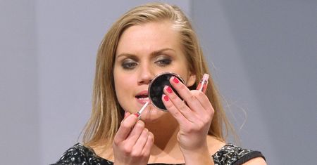 Agnieszka Kaczorowska wciąż się nie poddaje i tym razem twierdzi, że chce czuć się piękna... PODCZAS SNU: "Dla siebie i dla męża"