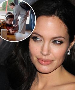 Patrzył w telefon i nie widział Angeliny Jolie. Co robił?