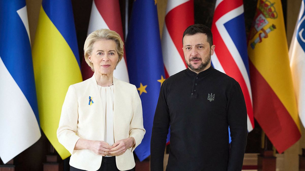 Temporary
In this handout photograph taken and released by the Ukrainian Presidential Press Service on February 24, 2025, Ukraine's President Volodymyr Zelensky (R) and European Commission President Ursula von der Leyen (L) pose for a photo prior to a meeting with European leaders and Canadian prime minister in Kyiv, to mark the third anniversary of the Russian invasion of Ukraine. (Photo by Handout / UKRAINIAN PRESIDENTIAL PRESS SERVICE / AFP) / RESTRICTED TO EDITORIAL USE - MANDATORY CREDIT "AFP PHOTO / HANDOUT / UKRAINIAN PRESIDENTIAL PRESS SERVICE" - NO MARKETING NO ADVERTISING CAMPAIGNS - DISTRIBUTED AS A SERVICE TO CLIENTS
HANDOUT