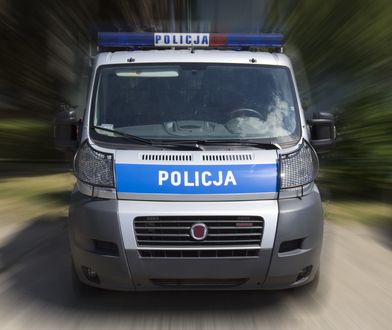 Policyjna blokada drogi. Podejrzany odjechał z bronią policjanta