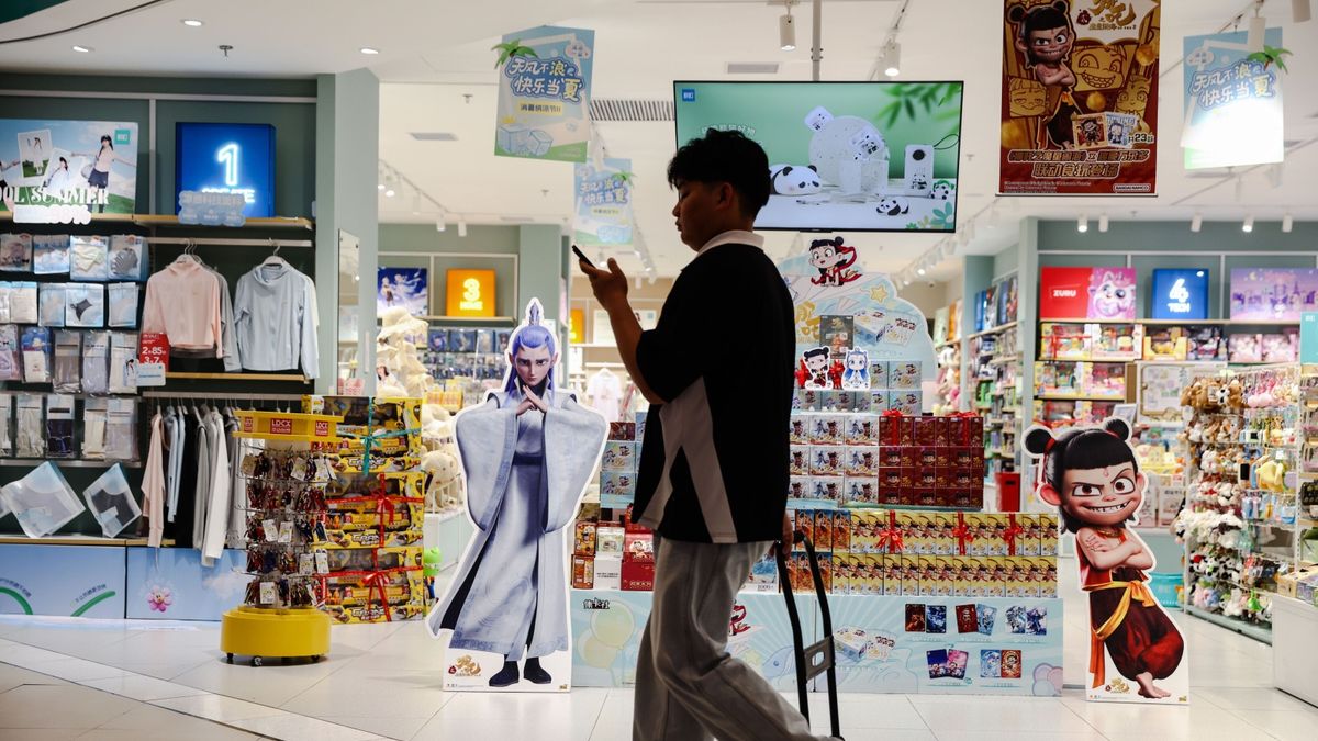 Spowolnienie w przemyśle Chin. Gospodarkę napędza wzrost konsump