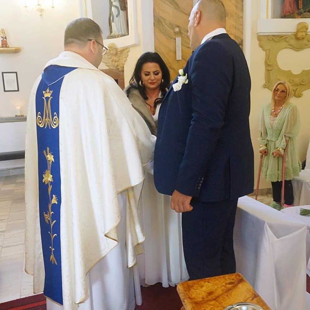 Edzia z "Królowych życia" świętuje rocznicę ślubu kościelnego