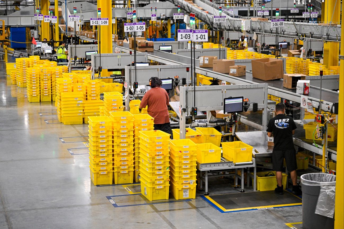 4 minuty przerwy w pracy i sygnał do szefostwa. Amazon odpiera zarzuty