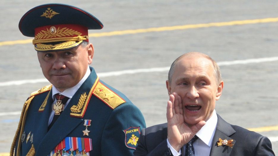 Prezydent FR W?adimir Putin i Genera? Sergey Shoigu
fot .Wojtek Laski/East News    Moskwa, Rosja 09.05.2015  Z okazji 70. rocznicy zwyciestwa nad III Rzesza na Placu Czerwonym odbyla sie wielka defilada. W tym roku miala ona znacznie nadzwyczajne ze wzgledow politycznych.    Na zdjeciu :     Prezydent FR Vladimir Putin oraz General Sergey Shoigu minister obrony na Placu Czerwonym po zakonczeniu Parady Wojskowej. General Sergey Shoigu jest czesto wymieniany jako przyszly nastepca Putina.
Wojtek Laski