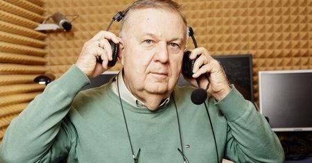 Skandal w polskiej telewizji! Komentator nie wiedział, że jest na antenie