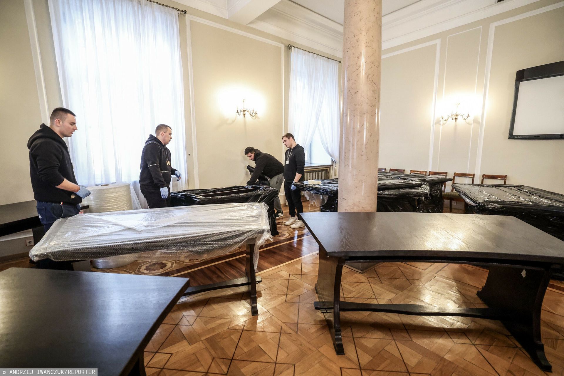 wiadomości,aktualności,WP Wiadomości Okrągły Stół przeniesiony z Pałacu Prezydenckiego. Polacy zabrali głos