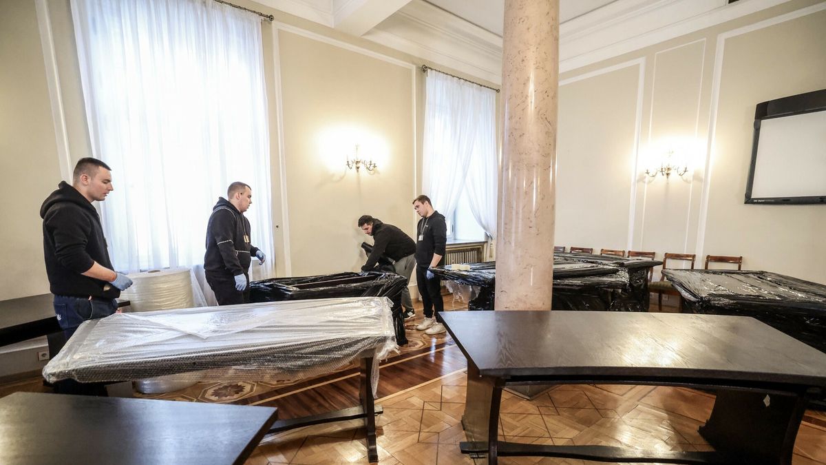 Połowa Polaków pozytywnie ocenia decyzję ws. Okrągłego Stołu.