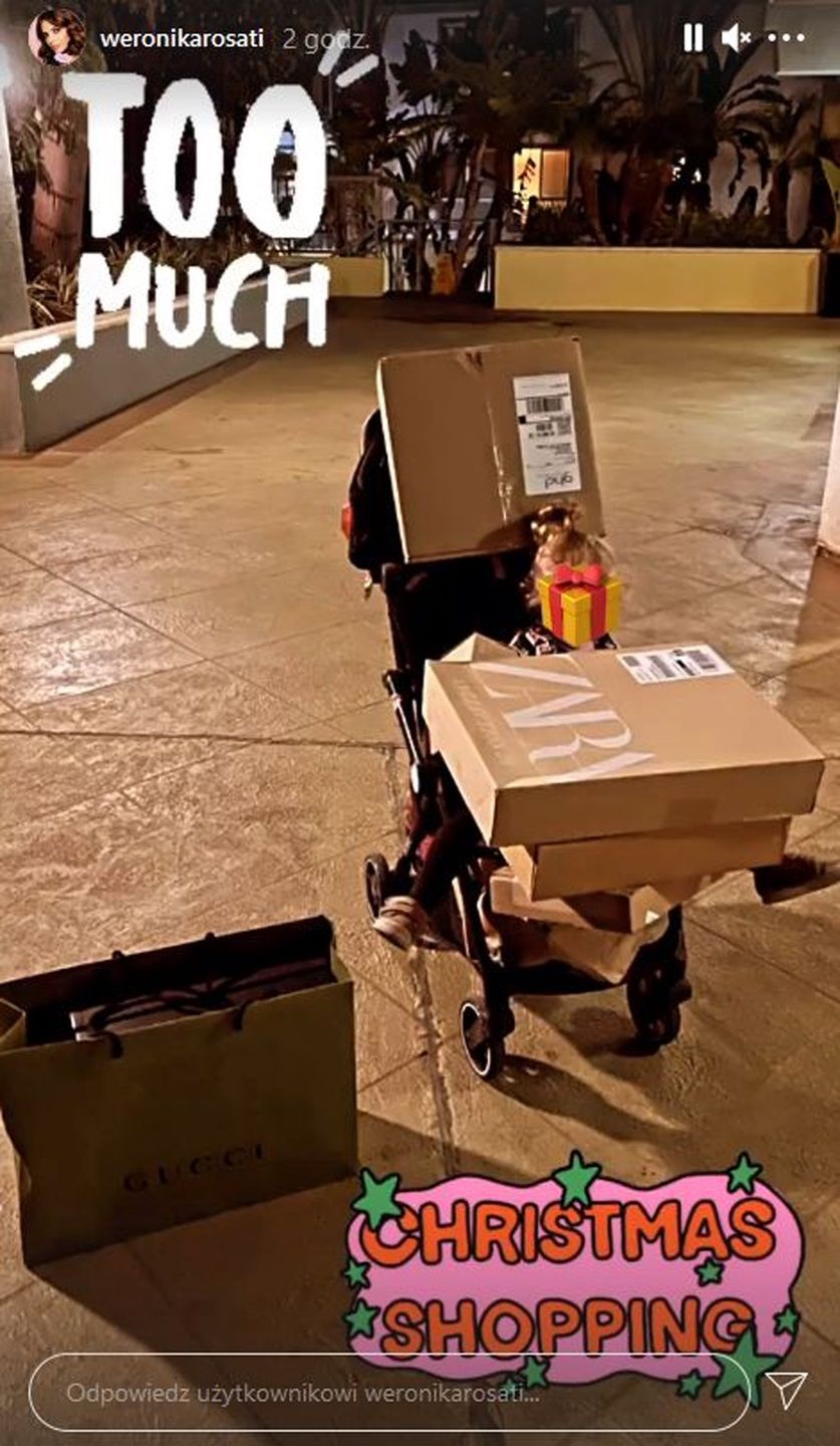 Weronika Rosati na świątecznych zakupach