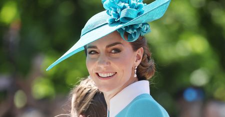 Błękitna kreacja Kate. Ekspertka porównała ją do Nawrockiej