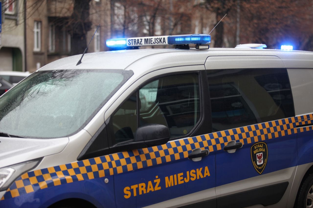 Gorzów: Awantura przy Chrobrego. Dwóch mężczyzn zaatakowało strażników miejskich