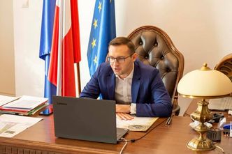 Prezydent Ciechanowa zachęca do otwierania lokali. Obiecuje pomoc