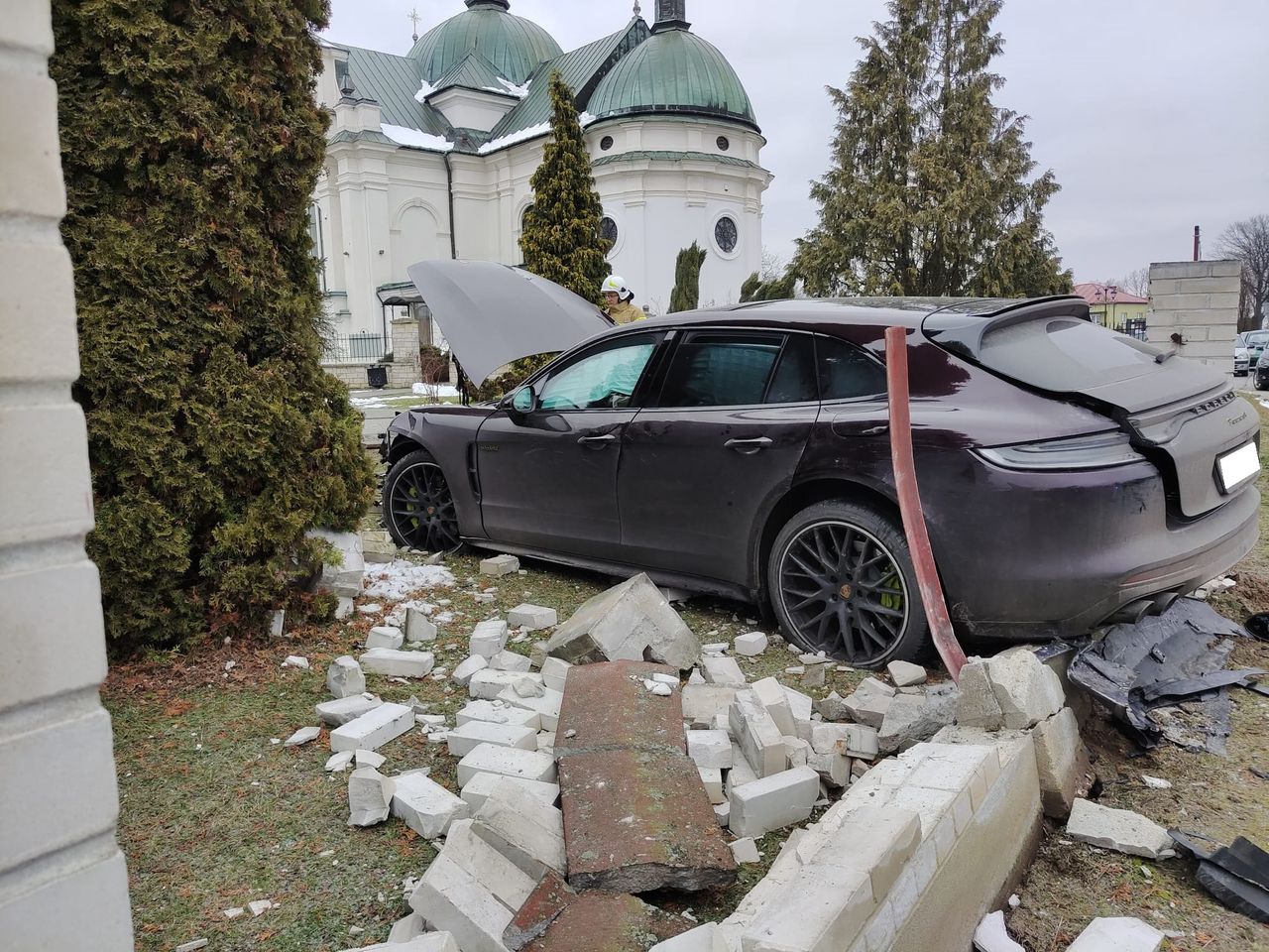 Wyjazd na niedzielną mszę kosztował ich 1100 zł. Ale to nie koniec