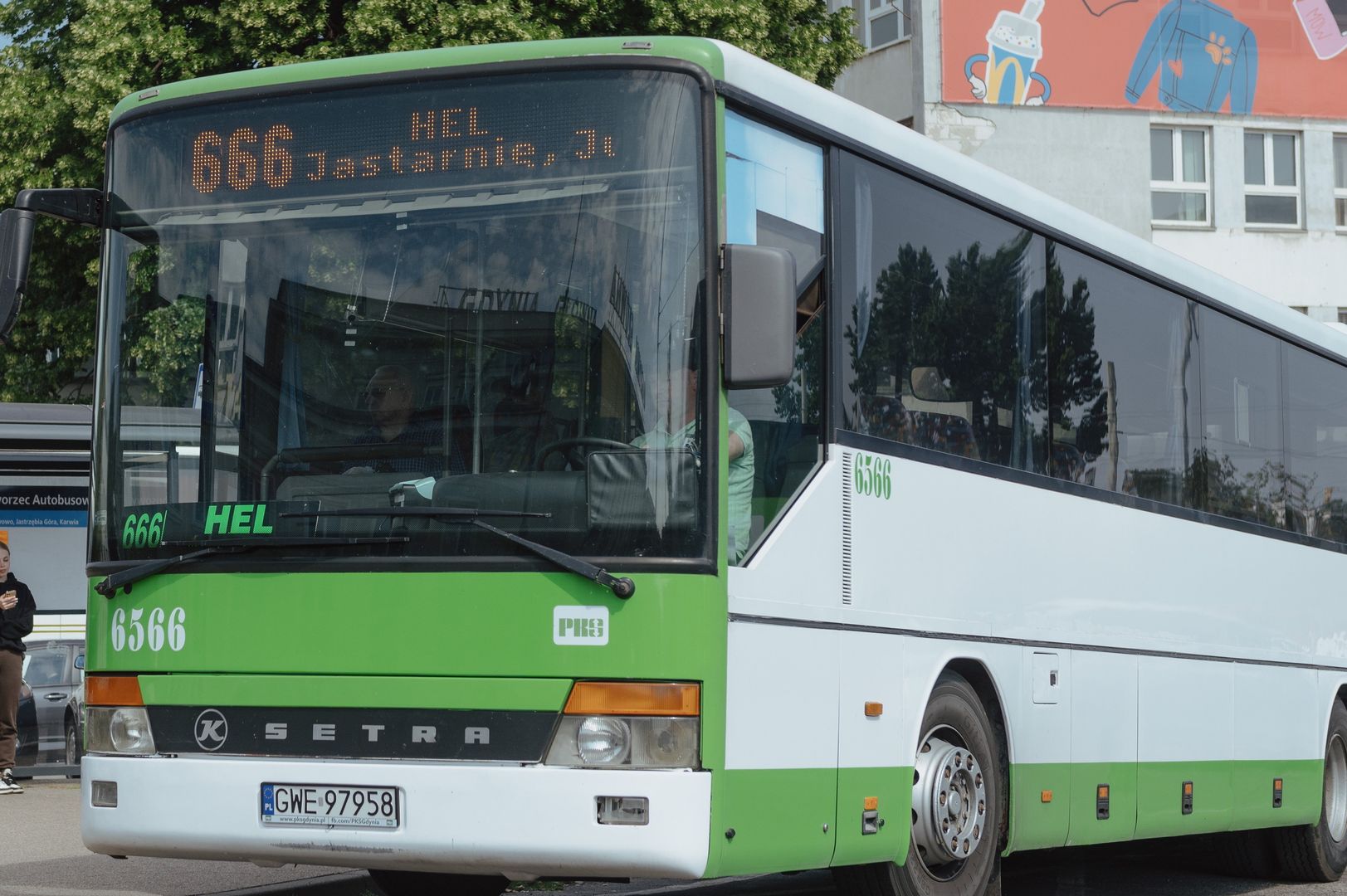 Wraca linia autobusowa na Hel. Już wiadomo, co z numerem 666