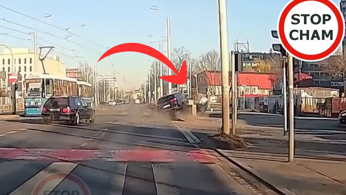 Pieszy zdążył odskoczyć w ostatniej chwili 