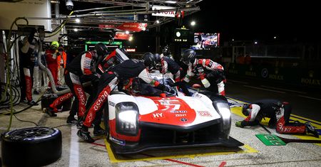 24h Le Mans. Nie brakuje efektownych wypadków