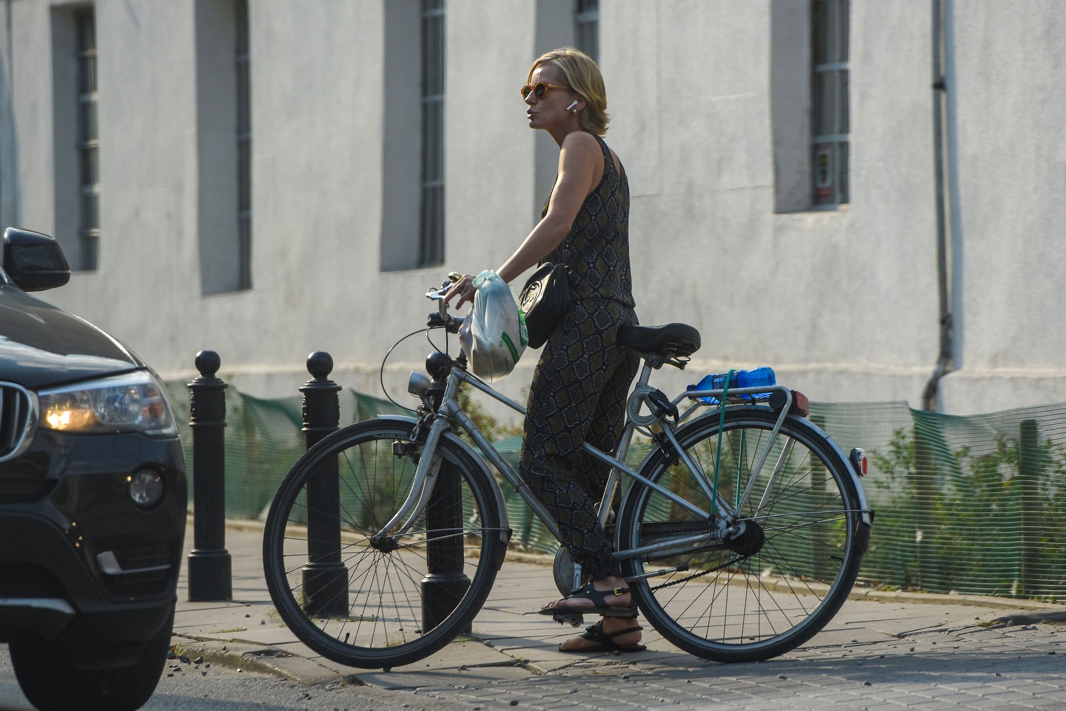 Magdalena Cielecka buszuje na bazarku
Fot. Pudelek Exclusive