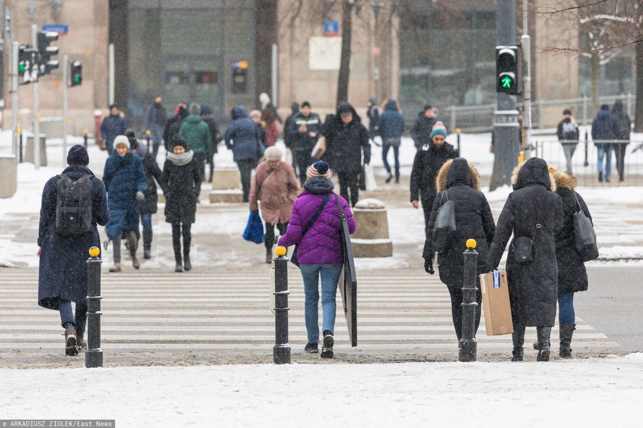 Sondaż. Pandemia COVID-19 już nie taka groźna. Polacy boją się czego innego 