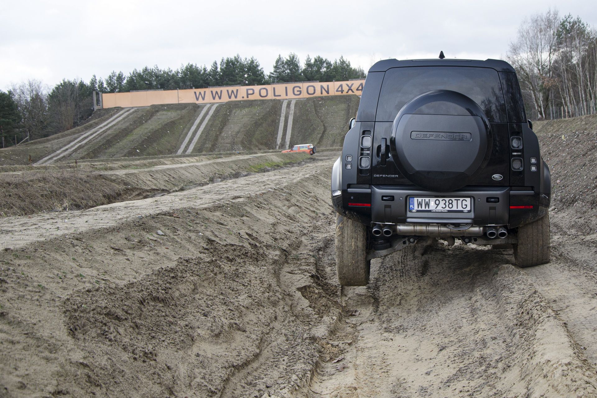 Land Rover Defender V8