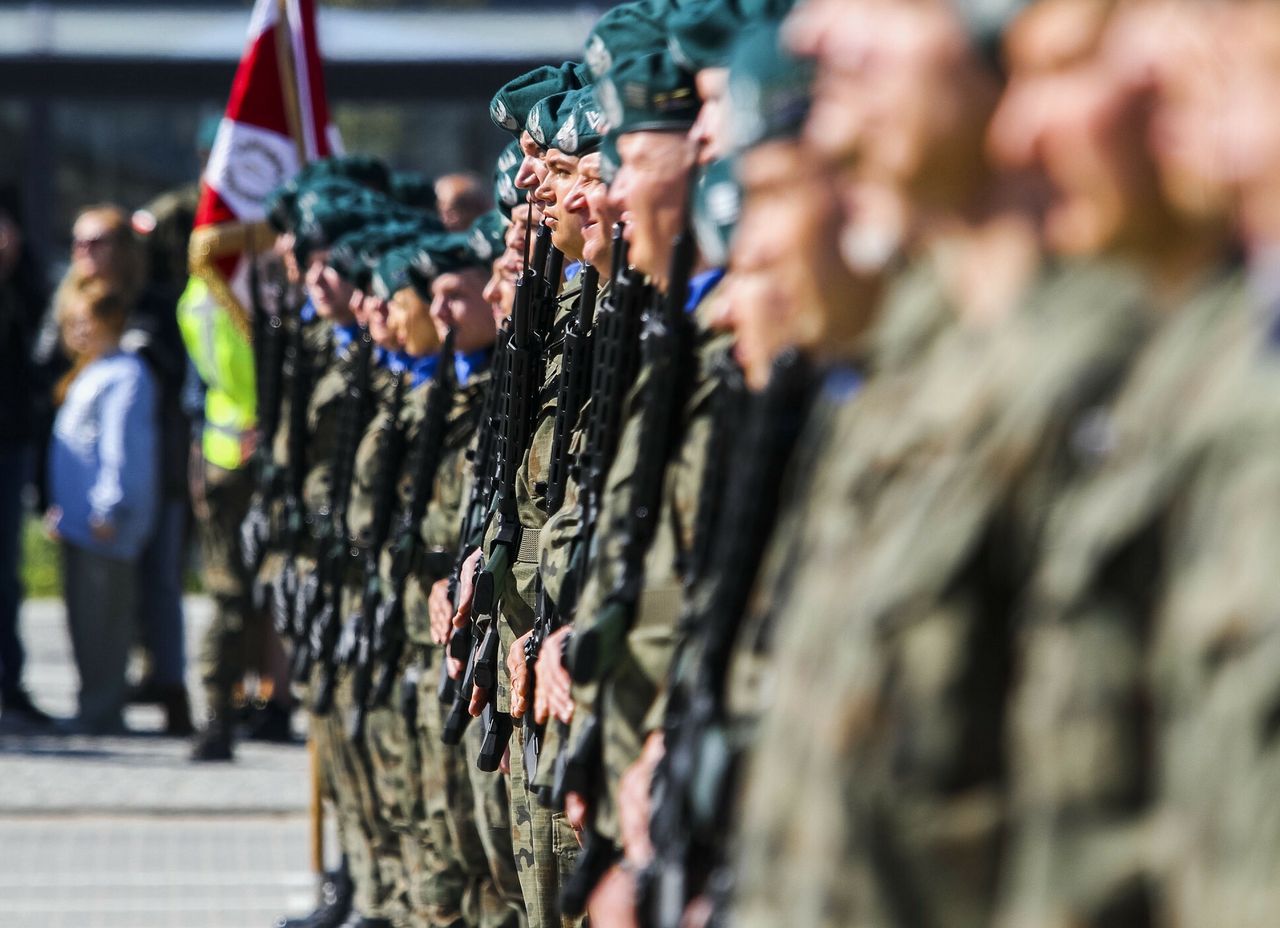 Zakaz wyjazdu z Polski w razie wojny? Burza wśród wojskowych: "tchórzostwo zawsze znajdzie uzasadnienie"