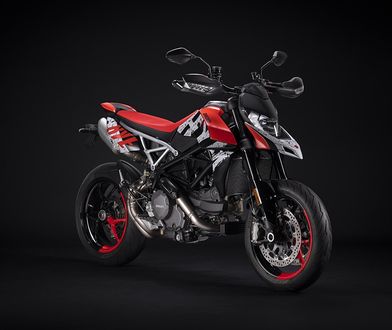 Hypermotard 950 RVE w nowym malowaniu. Ducati przypomina o swoim supermoto