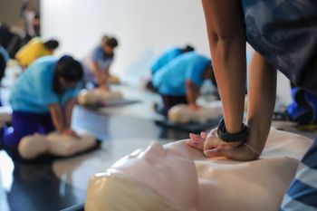 Robili pokaz dla WOŚP. Uratowali życie mężczyźnie