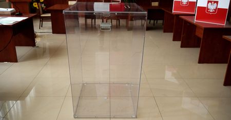 Lokale wyborcze Wrocław. Wybory 2020. Godziny otwarcia lokali wyborczych. Jak sprawdzić gdzie można zagłosować? Jak głosować, żeby głos był ważny?